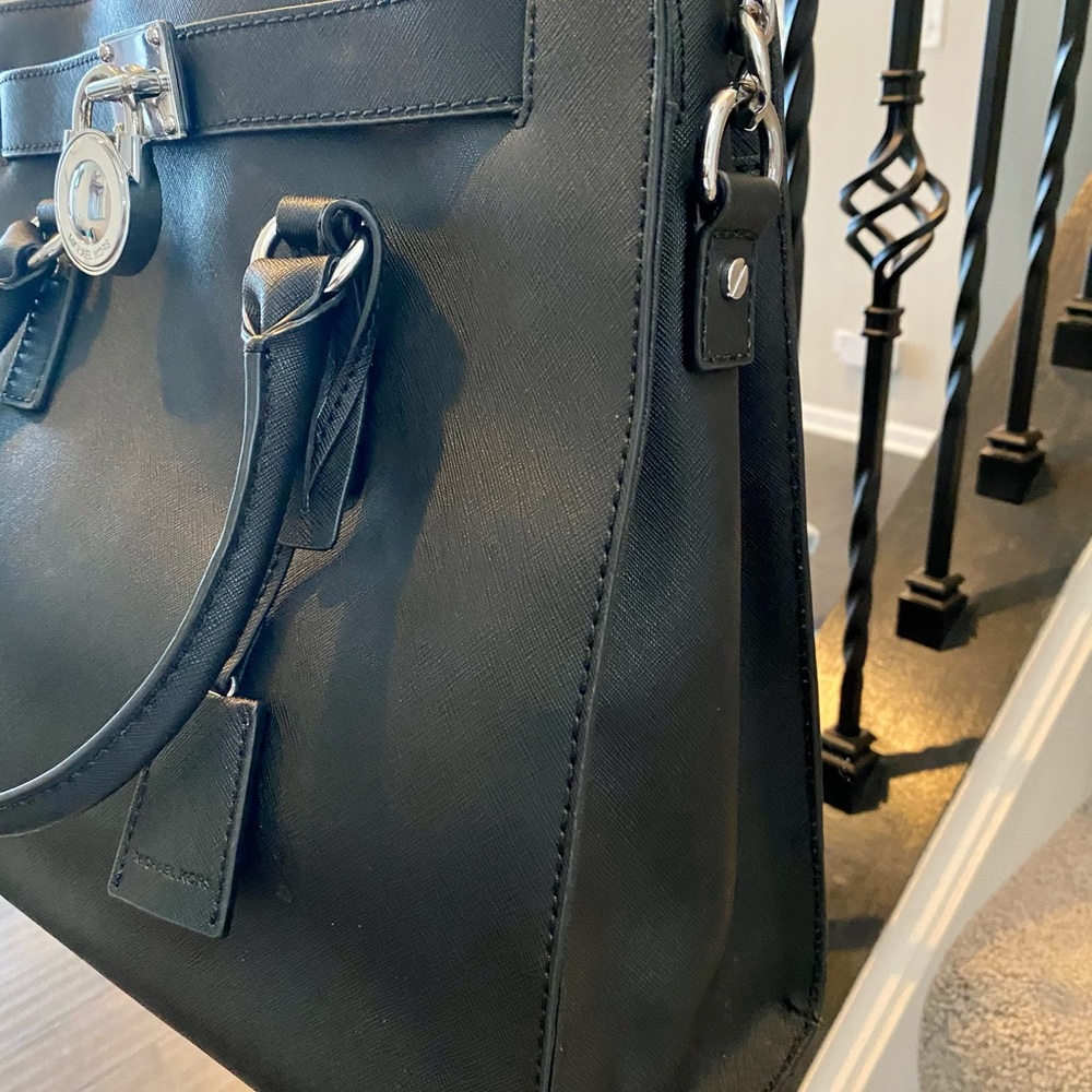 REDUCED ⭐️Michael Kors Large Saffiano Leather Tote - Picture 5 of 10